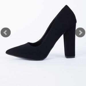 Block heel suede pumps
